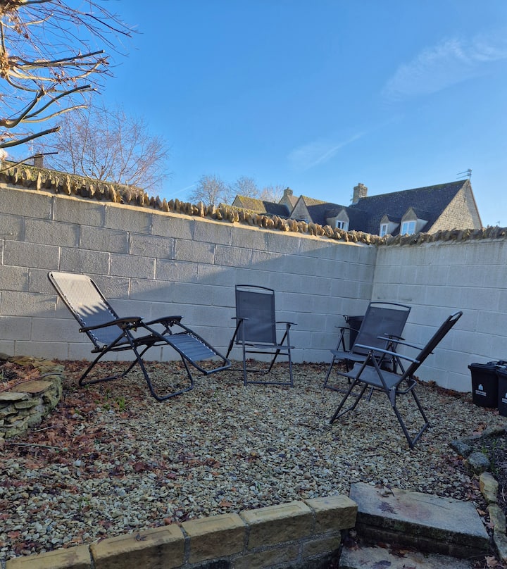 Clematis Cottage photograph 15
